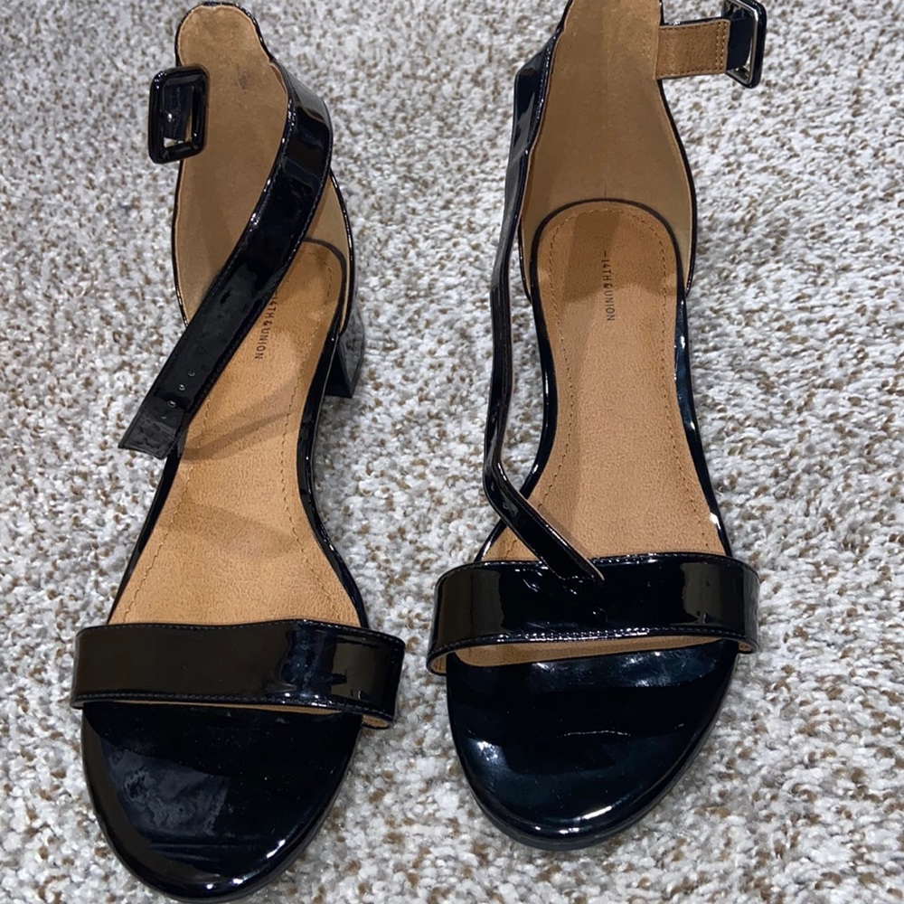 black short heels